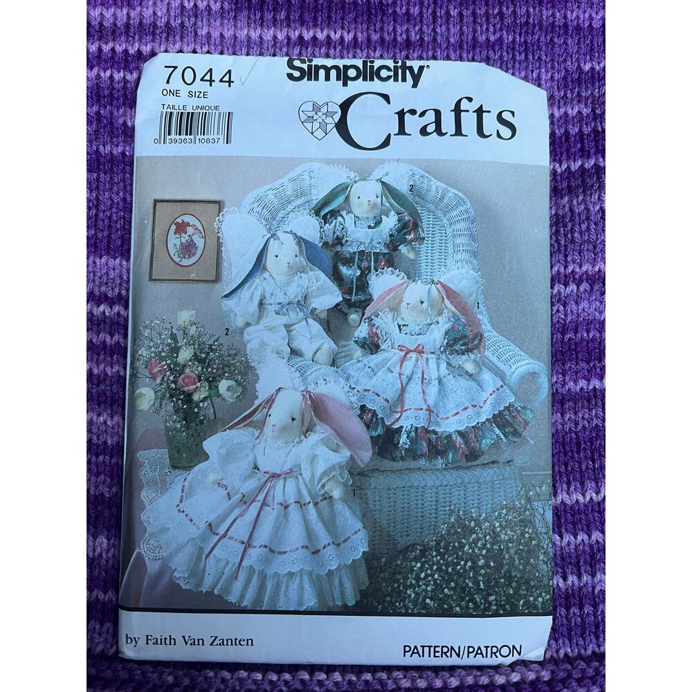 simplicity 7044 Sewing pattern country bunny dresses pinafore 1980s